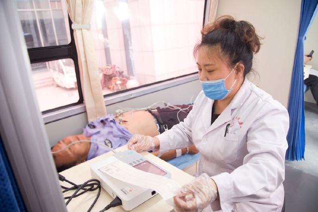 去醫(yī)院體檢已過時，移動醫(yī)療車讓體檢更便捷