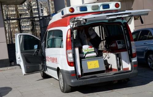 救護車生產(chǎn)廠家簡析車內(nèi)的醫(yī)療配置有哪些？