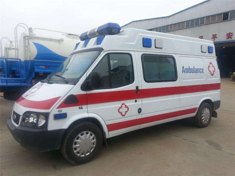 救護(hù)車和醫(yī)療車有什么區(qū)別？救護(hù)車廠家專業(yè)為你解答。01